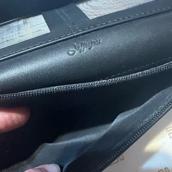 Jafferjees Black Leather Wallet 8” x 4” Dust Cover New In Box - Picture 6 of 7